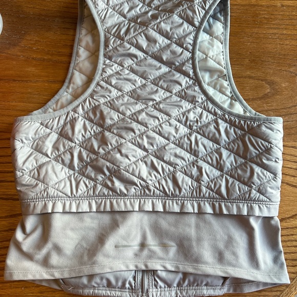 Nike running vest with pockets - Picture 4 of 6